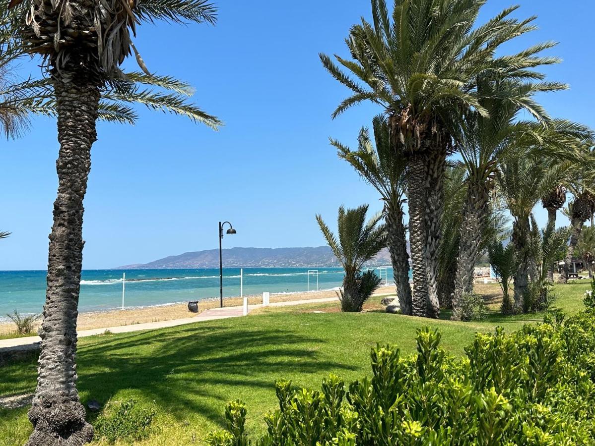 Path Latchi Beachfront Apartments Lachi Exterior foto