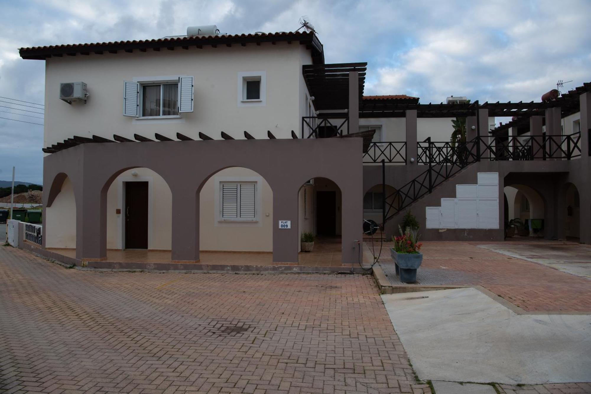 Path Latchi Beachfront Apartments Lachi Exterior foto