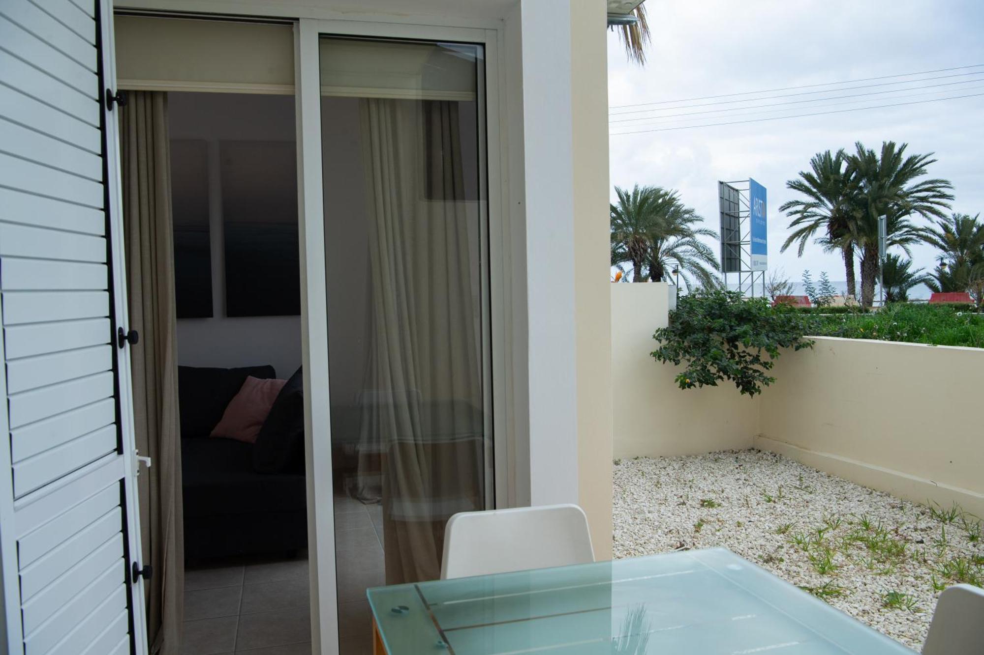 Path Latchi Beachfront Apartments Lachi Exterior foto