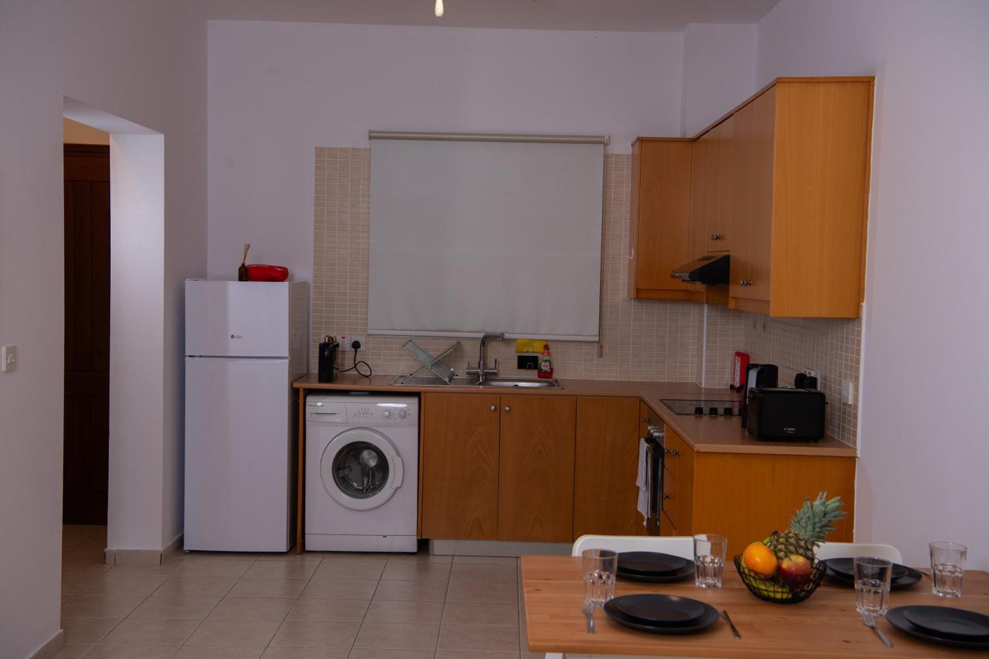 Path Latchi Beachfront Apartments Lachi Exterior foto