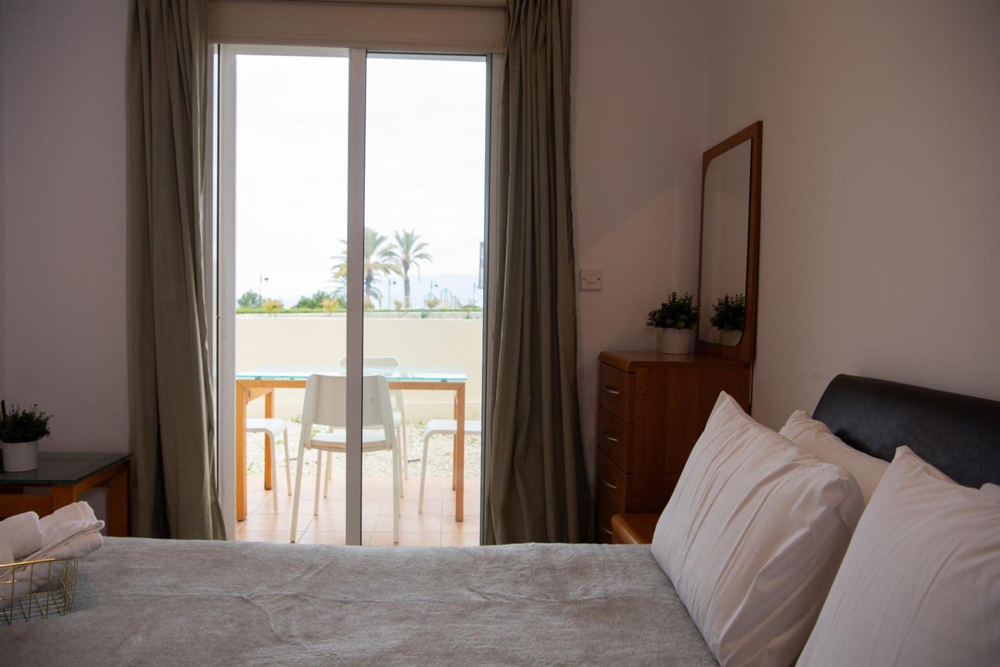Path Latchi Beachfront Apartments Lachi Exterior foto