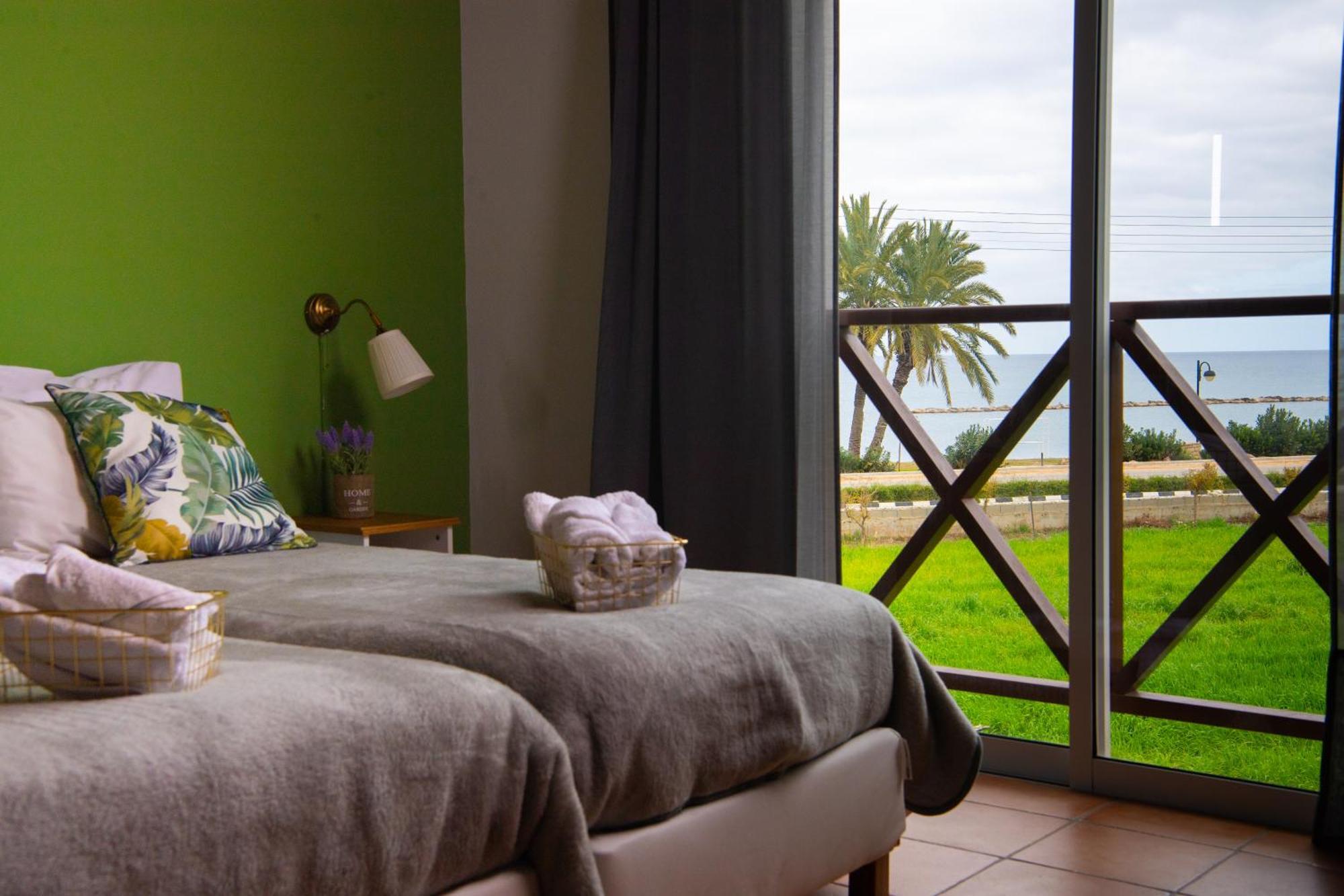 Path Latchi Beachfront Apartments Lachi Exterior foto