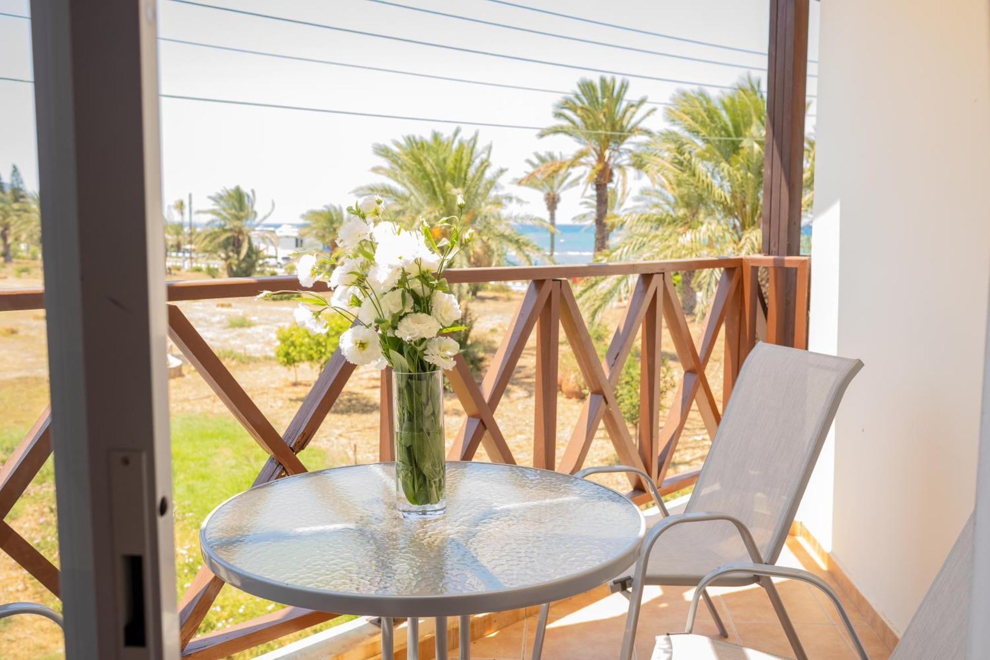 Path Latchi Beachfront Apartments Lachi Exterior foto